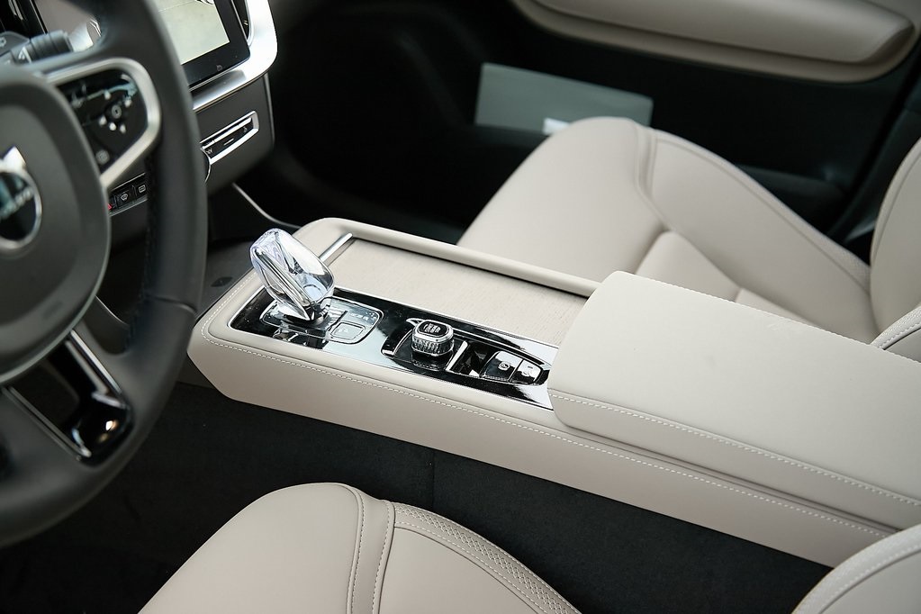 2026 VOLVO XC90 - Image 14