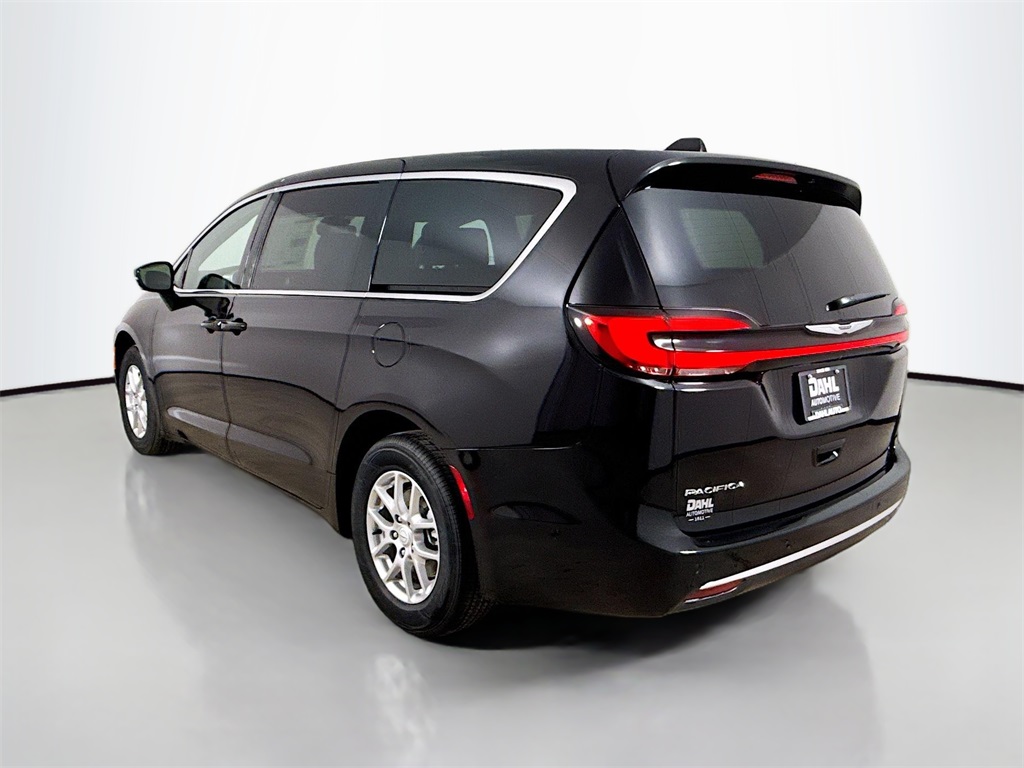 2025 Chrysler Pacifica photo 5
