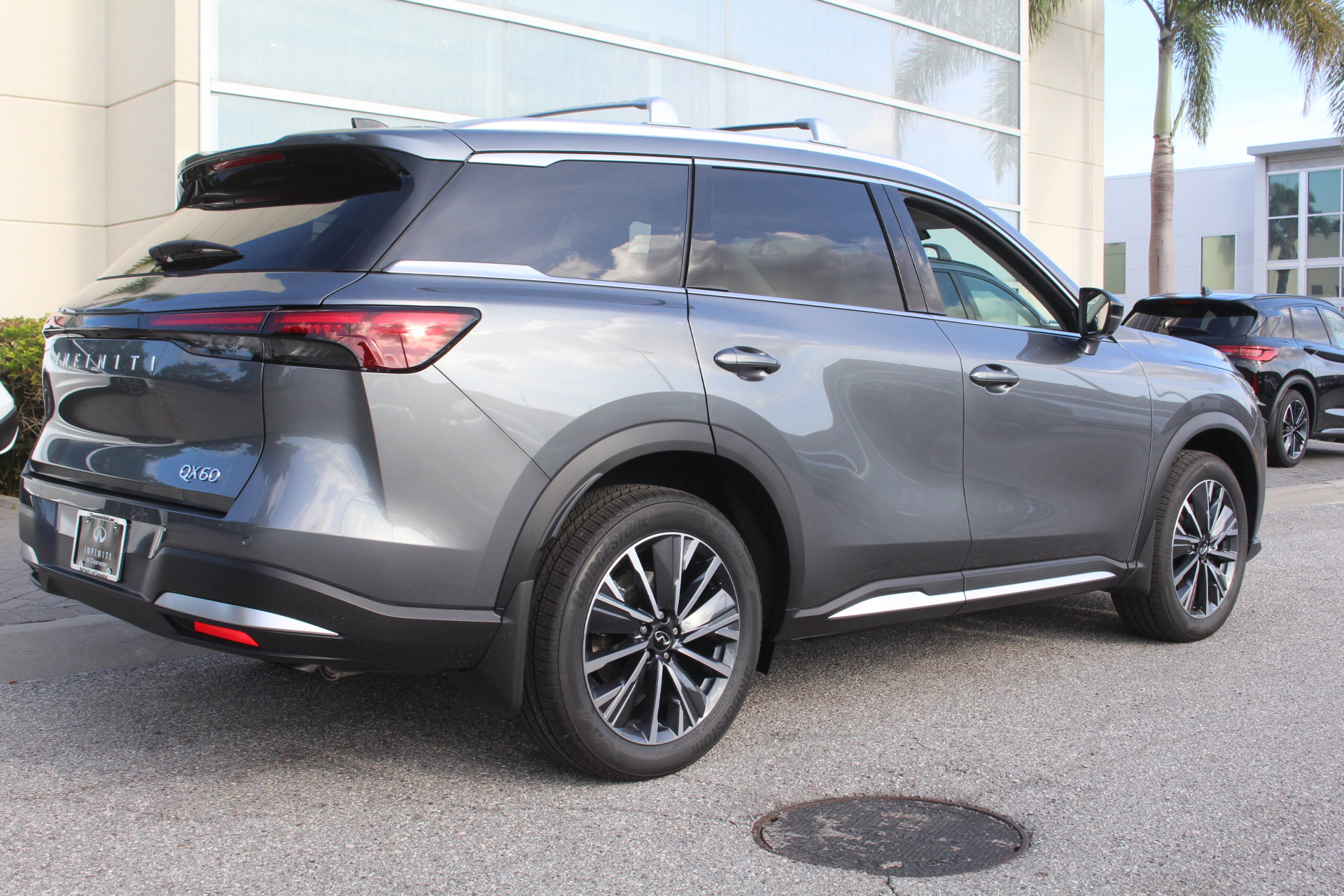 2026 Infiniti QX60 Luxe photo 6