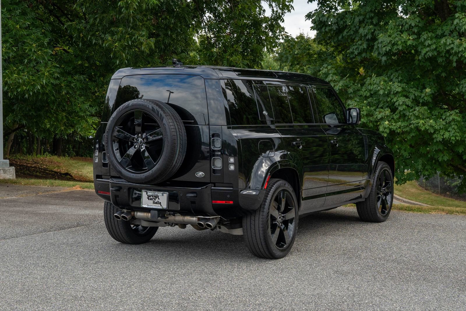 2023 Land Rover Defender V8 photo 6