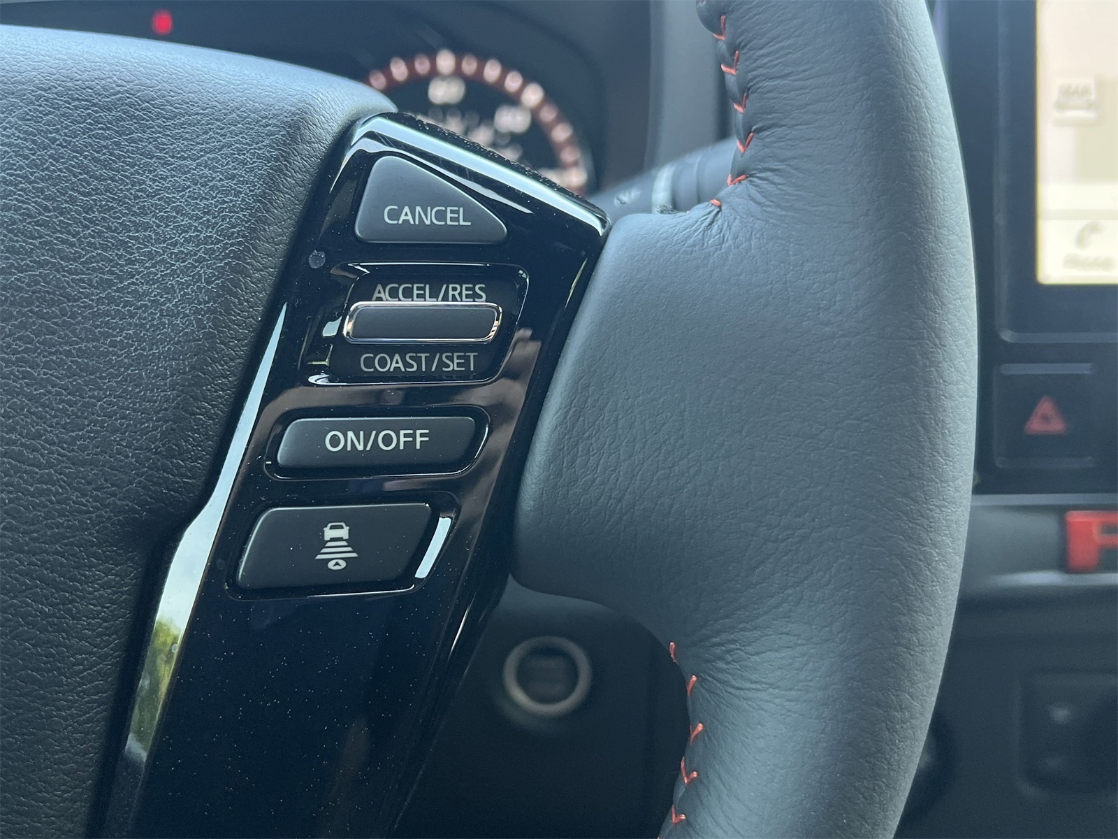 2025 Nissan Frontier PRO-4X photo 12