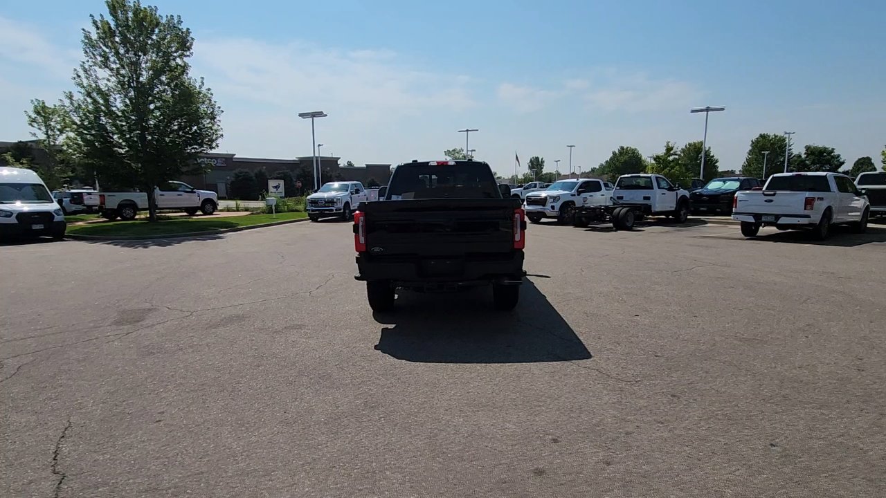 2025 Ford F-250 Platinum photo 4