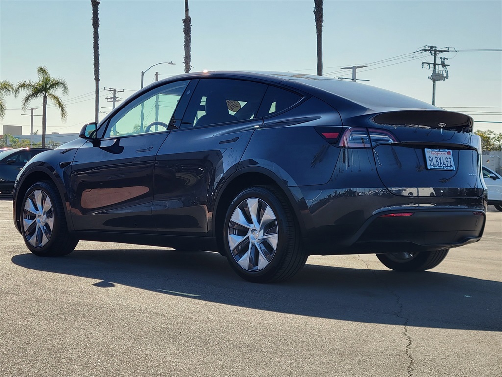 Used 2024 Tesla Model Y Long Range with VIN 7SAYGDEE7RA233687 for sale in Orange, CA