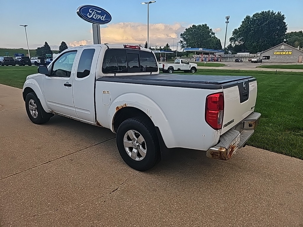 2010 Nissan Frontier SE photo 3