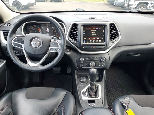 2017 Jeep Cherokee Trailhawk photo 28