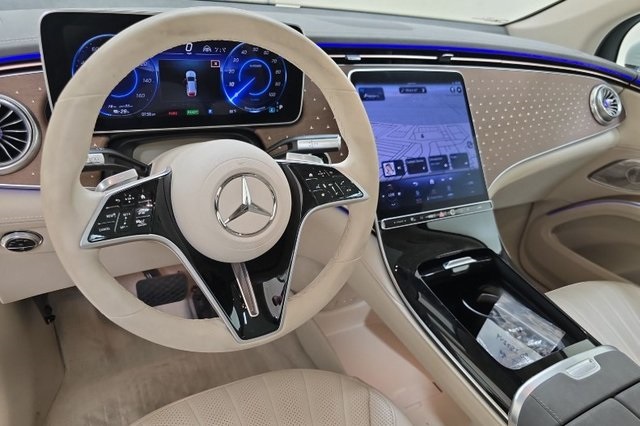 2023 Mercedes Benz EQS SUV 450 photo 2