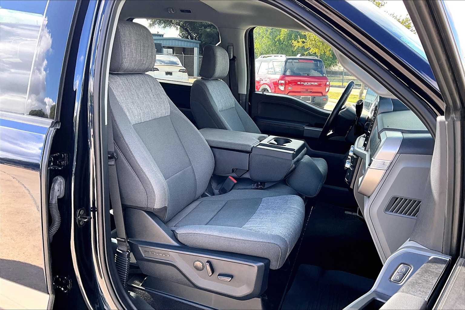 2022 Ford F-150 XLT photo 9