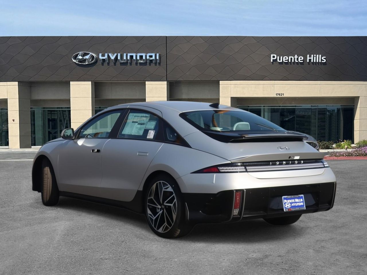 2025 Hyundai Ioniq 6 SEL photo 4