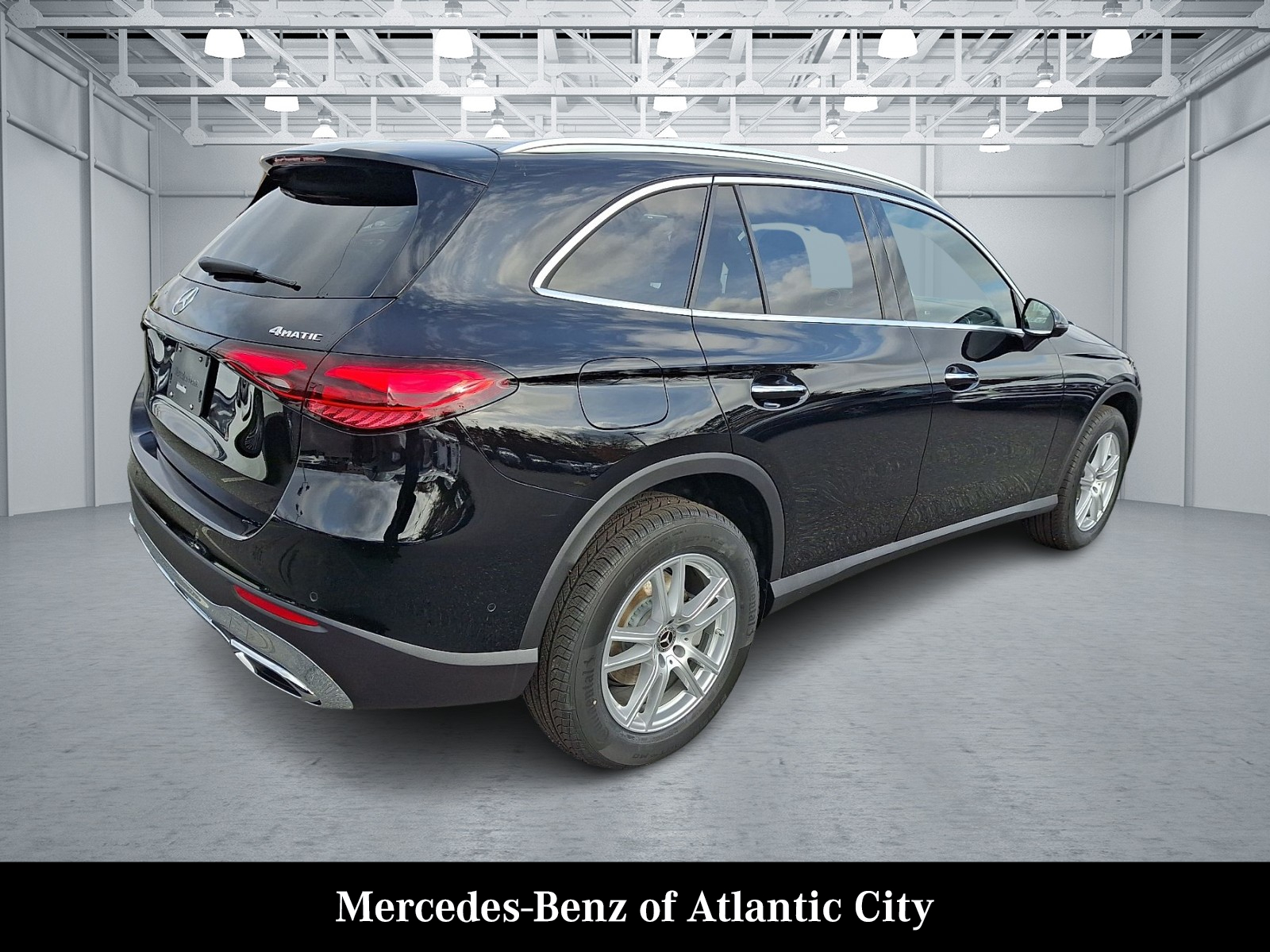 2026 Mercedes Benz GLC 300 4MATIC photo 4