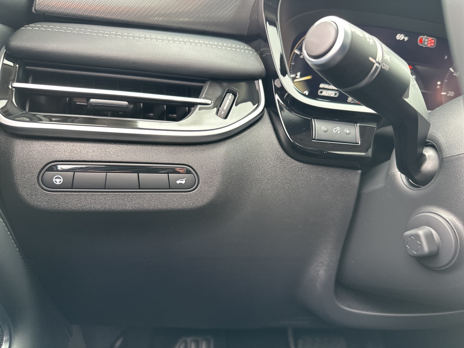 2026 Infiniti QX60 Luxe AWD photo 14