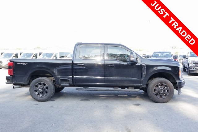 2023 Ford F-350 photo 8