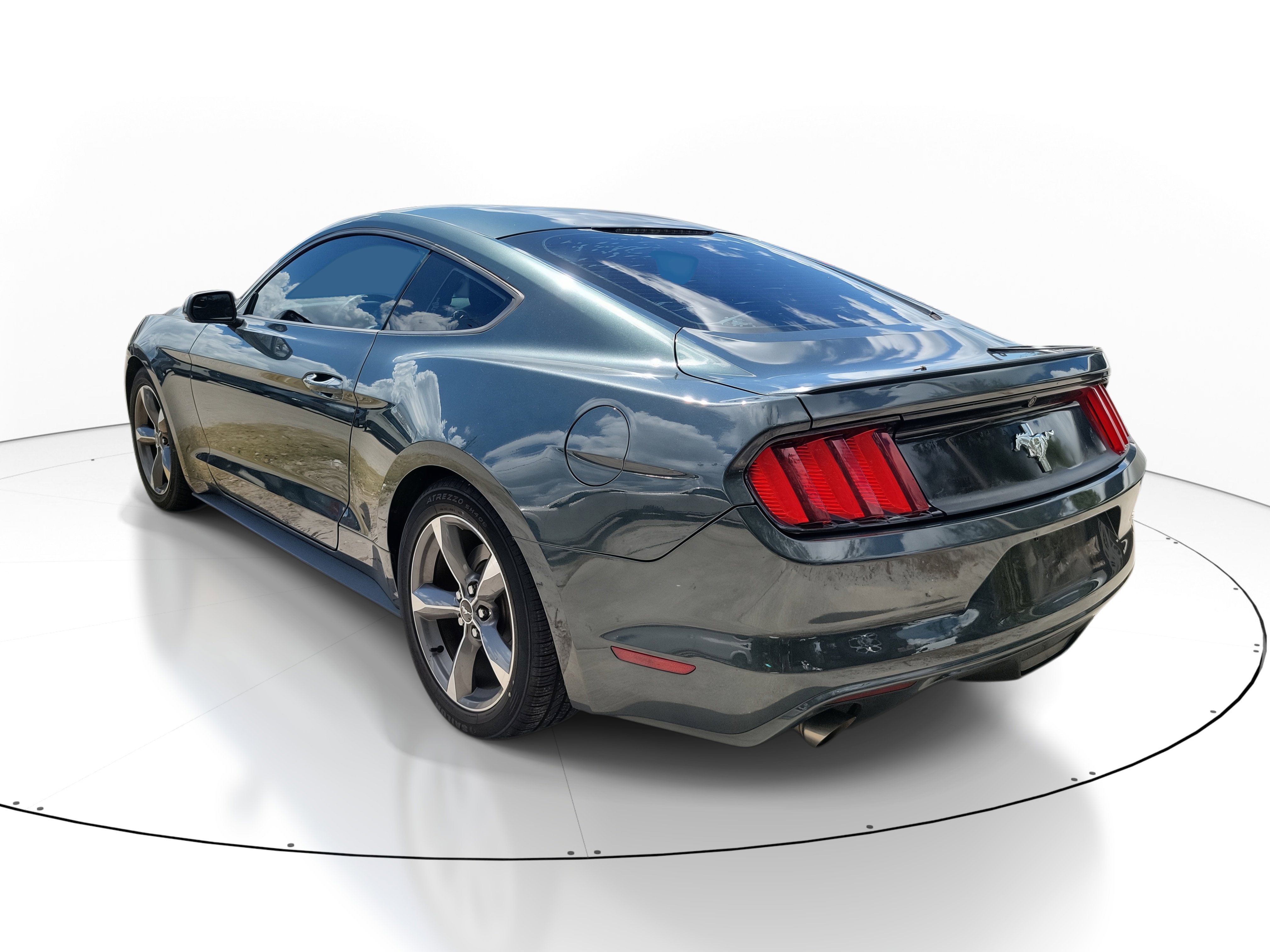 2015 Ford Mustang V6 photo 4