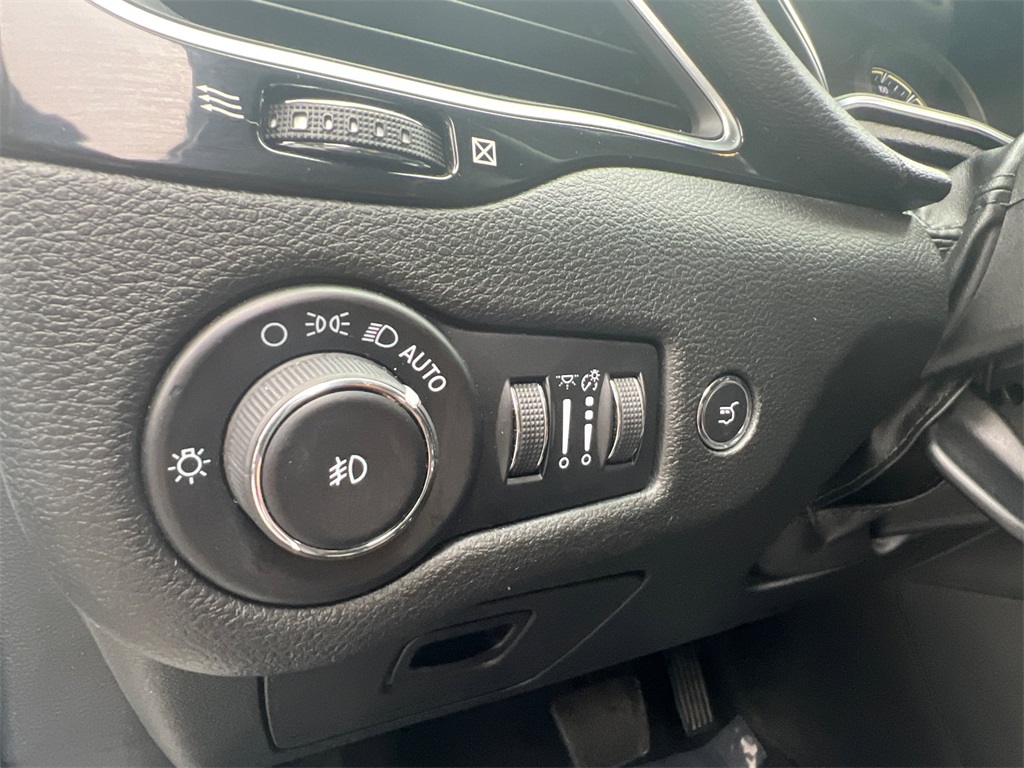 2023 Jeep Cherokee Altitude photo 12