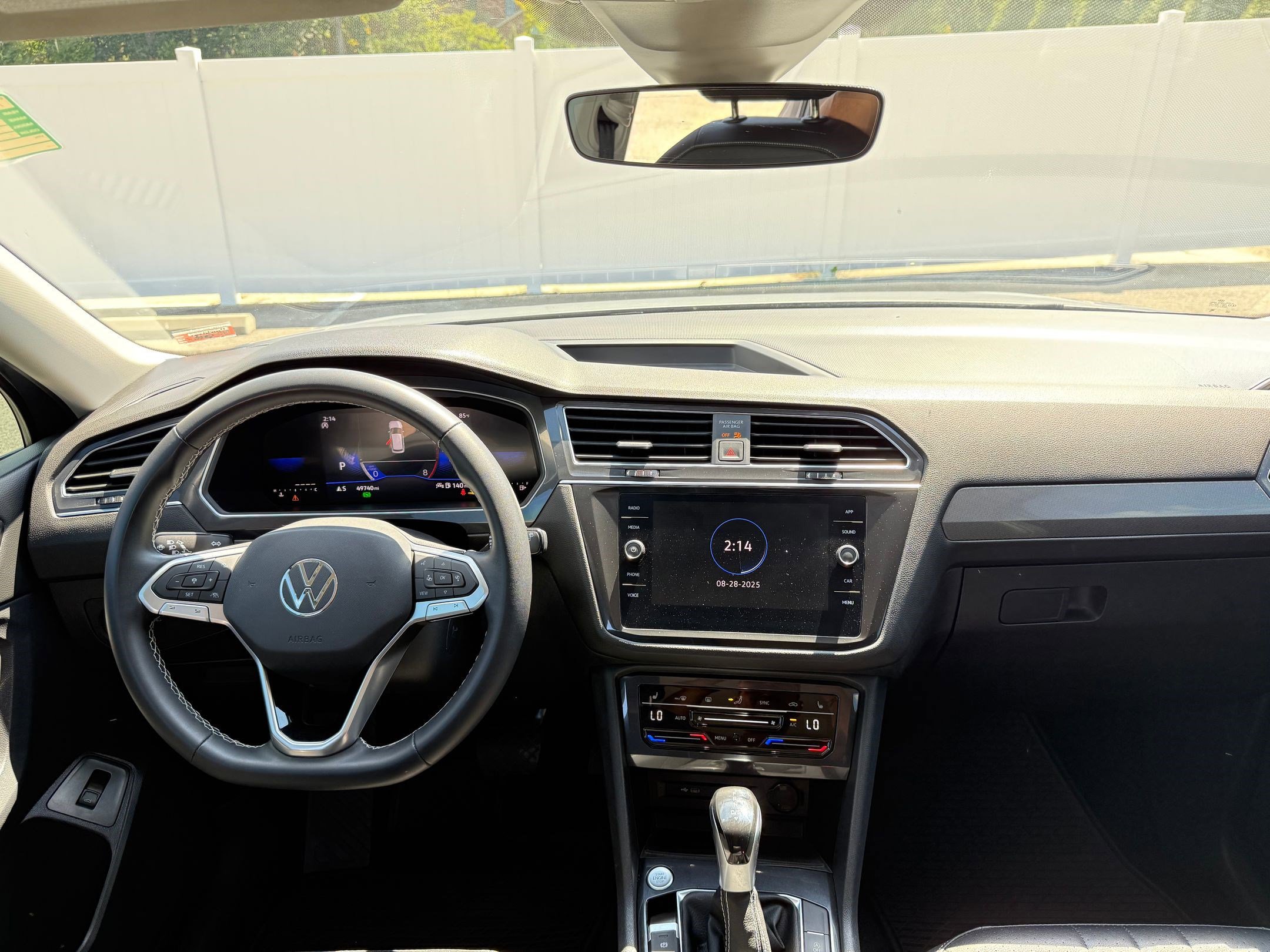 2023 Volkswagen Tiguan SE photo 4