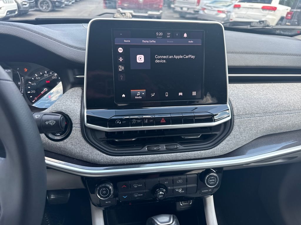2022 Jeep Compass Latitude photo 16