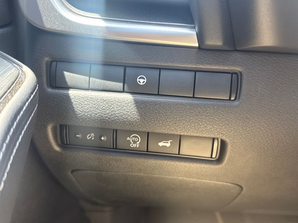 2024 Nissan Rogue SV photo 36