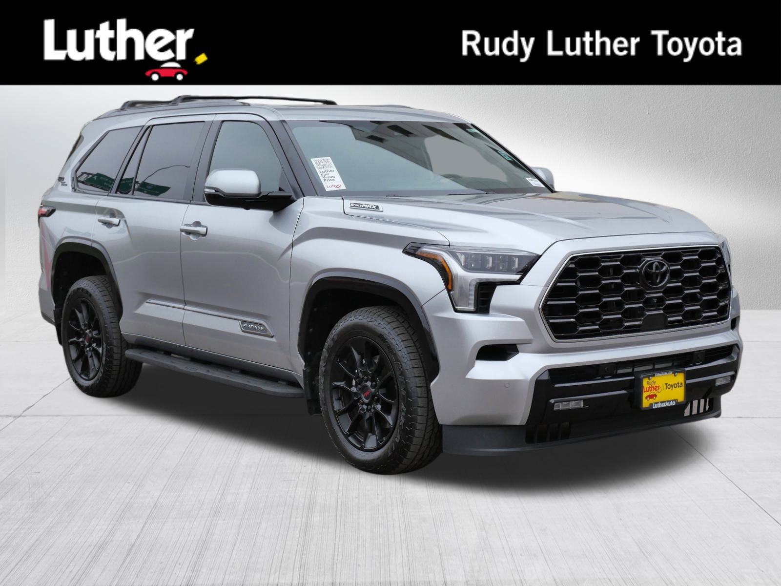 2025 Toyota Sequoia Platinum's photo