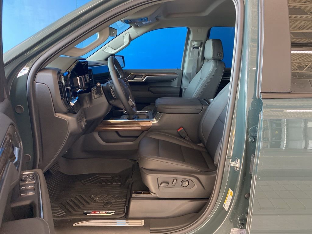 2026 Chevrolet Silverado 1500 LT photo 10