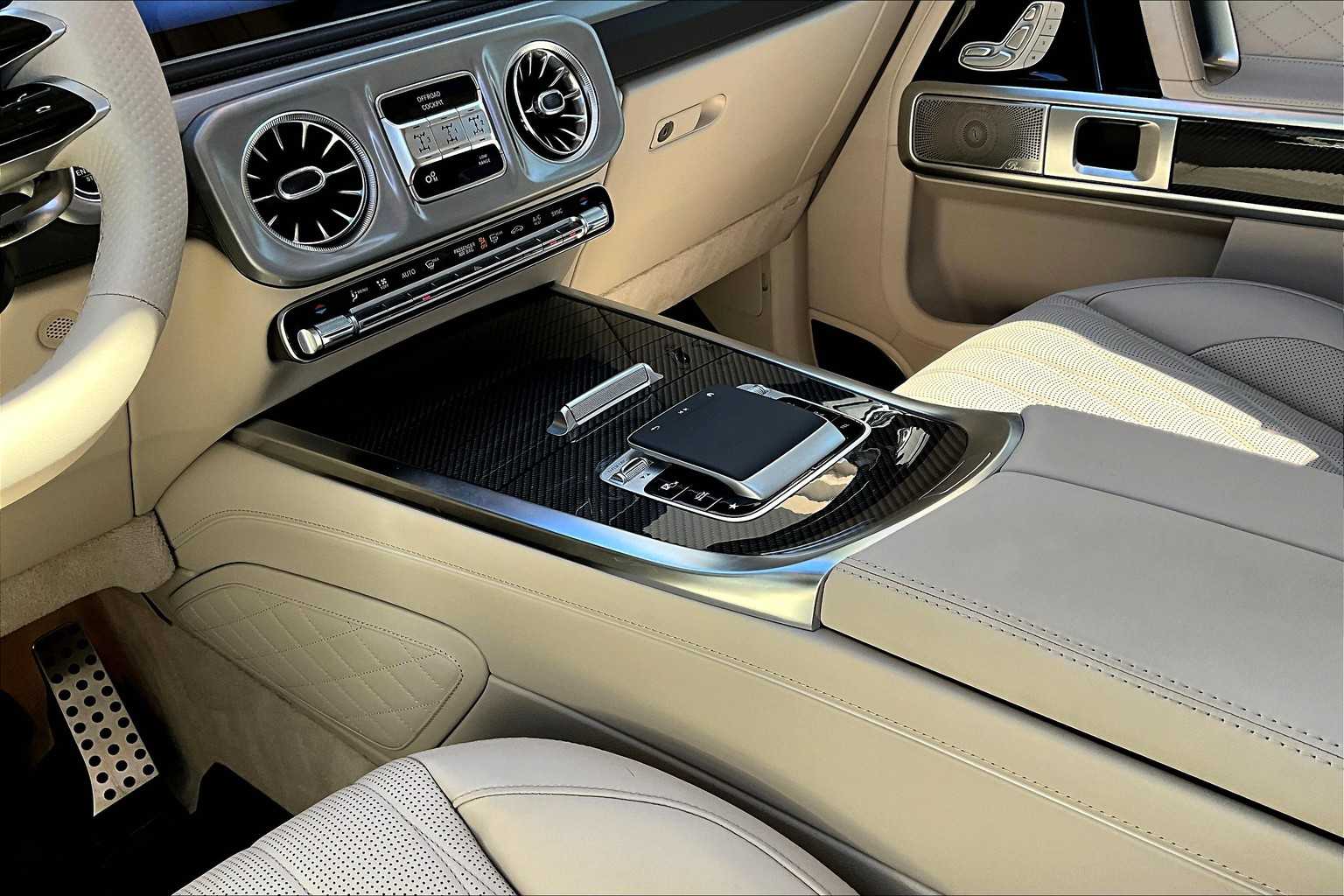 2025 Mercedes Benz G AMG 63 photo 17