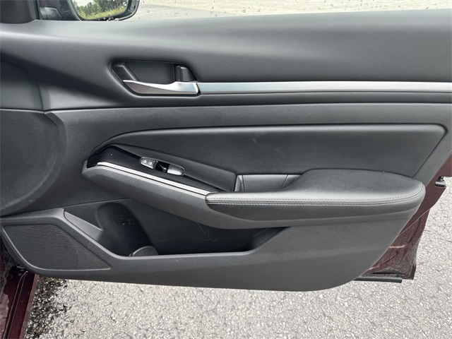 2023 Nissan Altima 2.5 SV photo 13