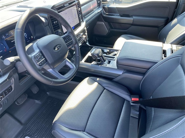 2025 Ford F-150 Lariat photo 9