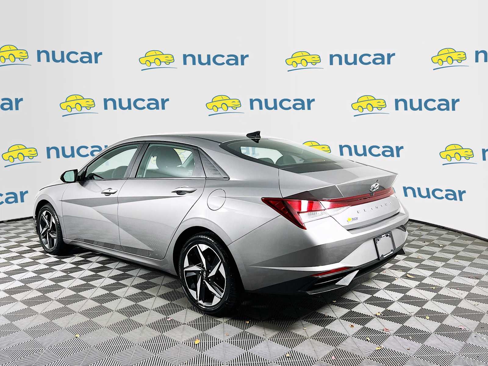 2023 Hyundai Elantra SEL photo 4