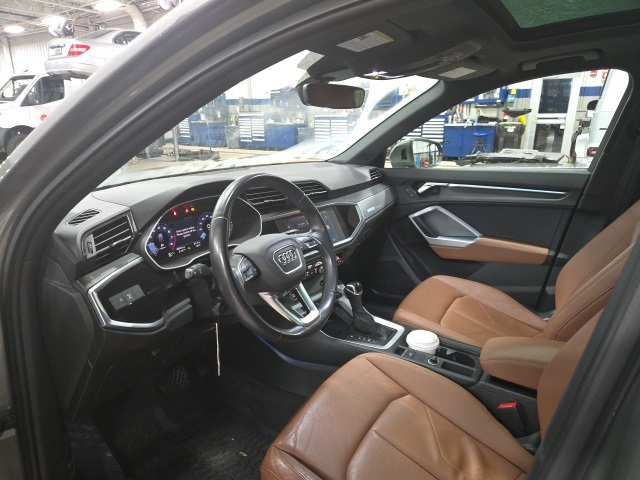 2021 Audi Q3 S line Premium Plus photo 2