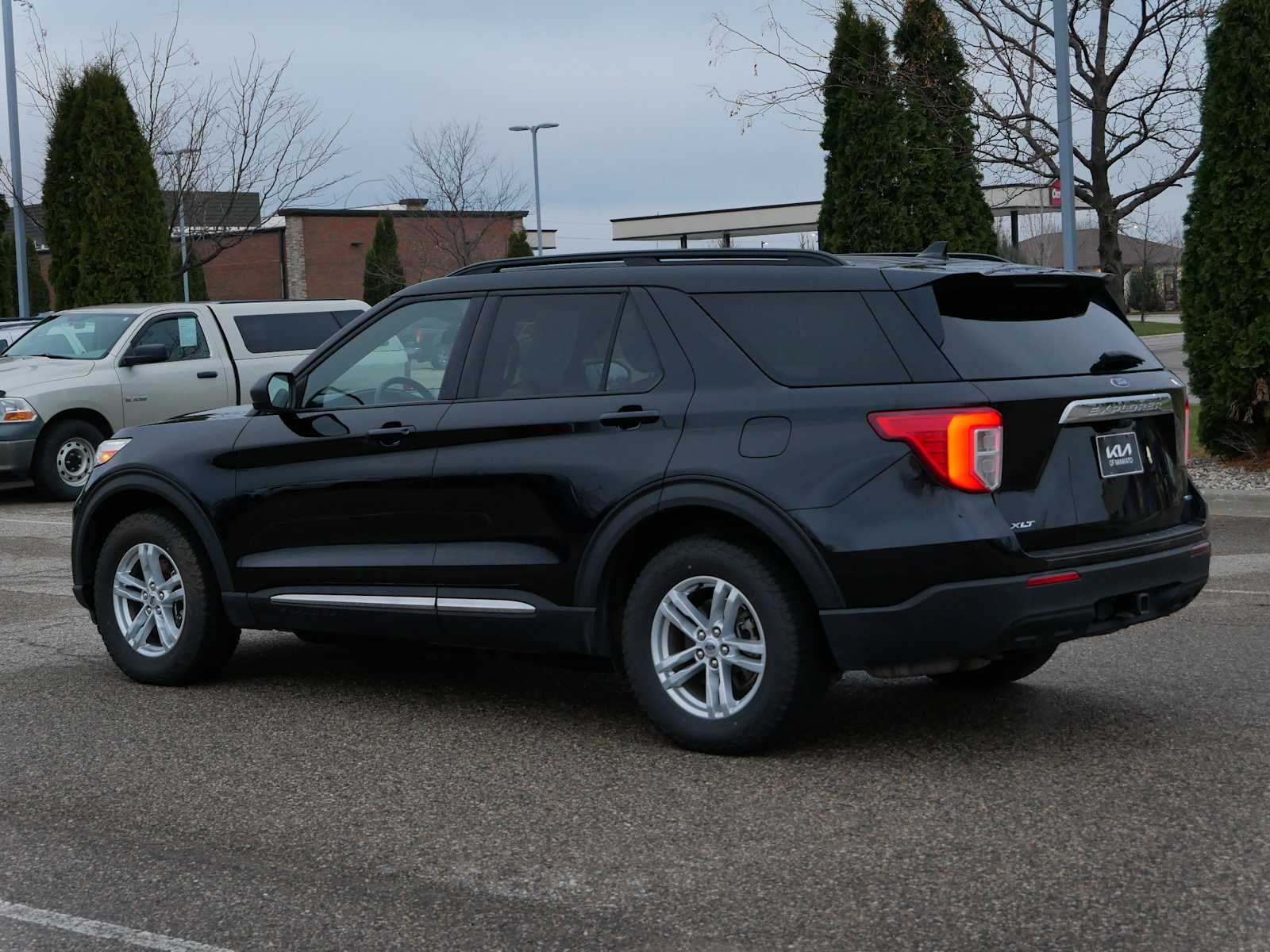 2020 Ford Explorer XLT photo 2