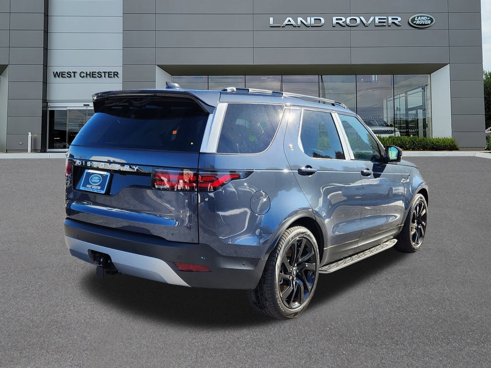 2025 Land Rover Discovery S photo 4