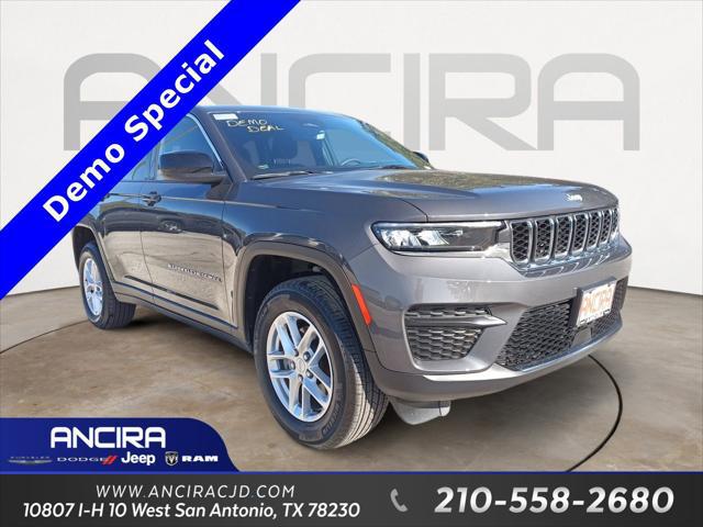 2025 Jeep Grand Cherokee Laredo's photo