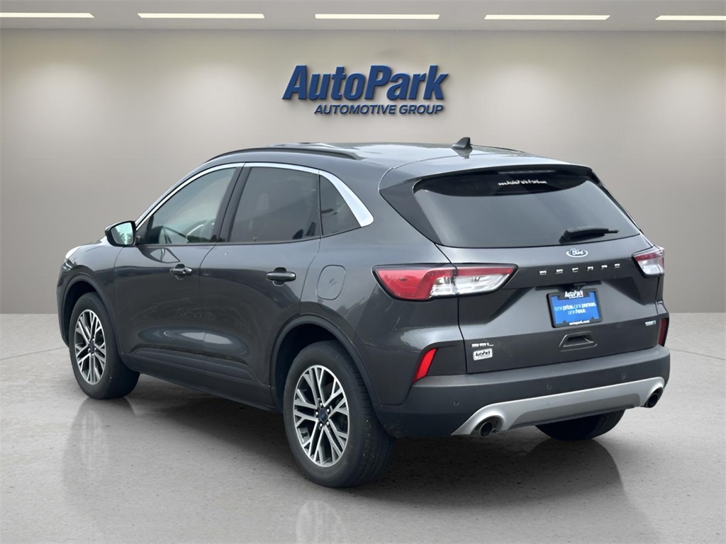 2020 Ford Escape SEL photo 3