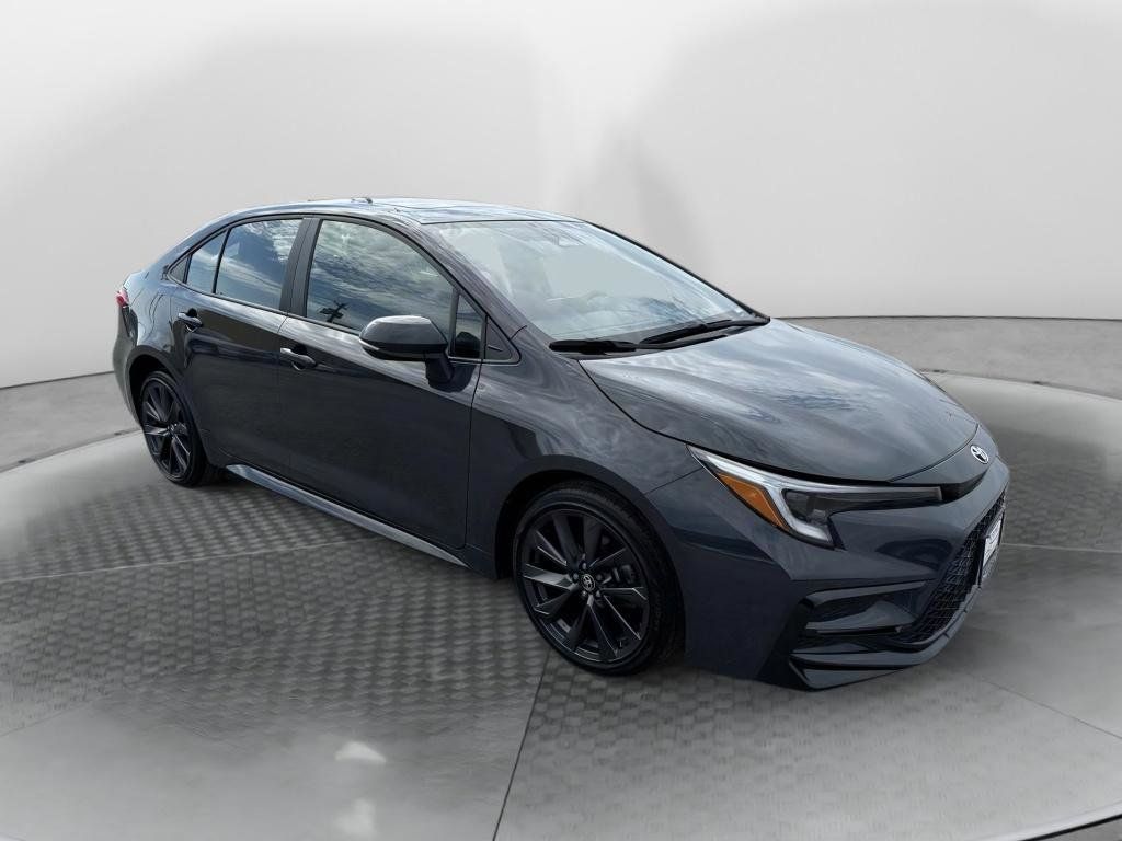 2024 Toyota Corolla SE's photo