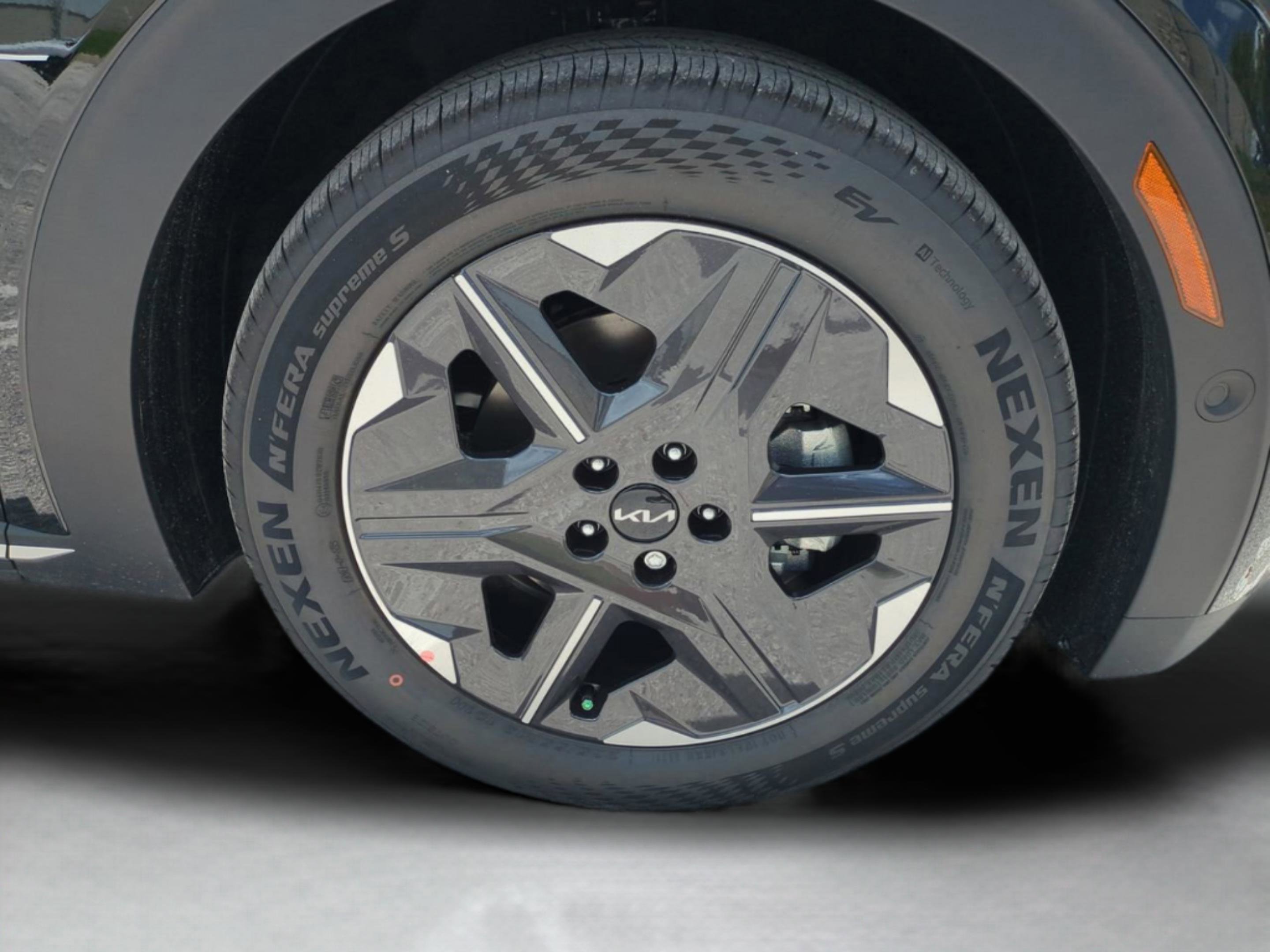 2025 Kia EV6 Light photo 30