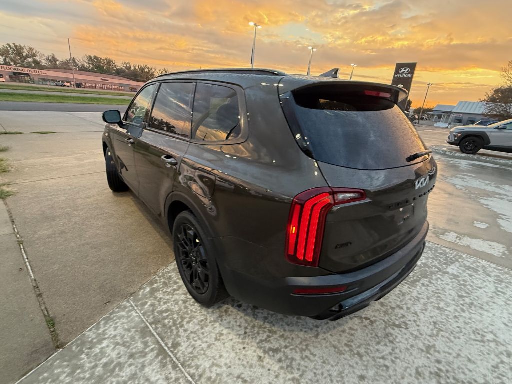 2022 Kia Telluride SX photo 2