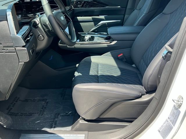 2025 Cadillac Escalade IQ Luxury photo 14