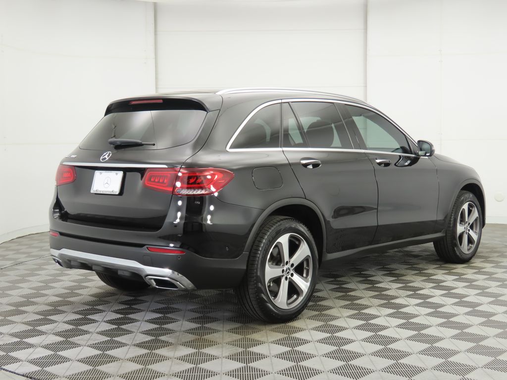 2022 Mercedes Benz GLC 300 photo 4