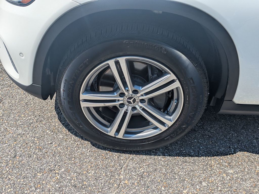 2022 Mercedes Benz GLC 300 photo 16