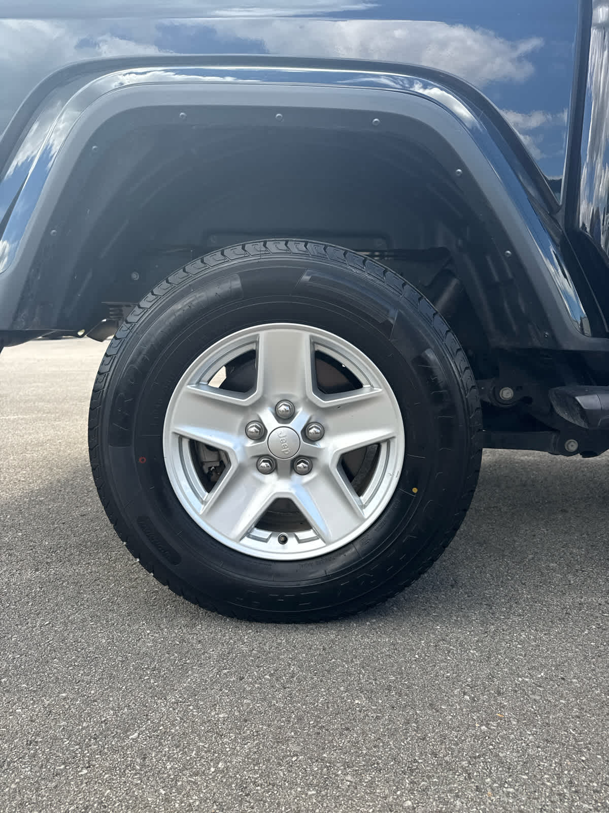 2023 Jeep Gladiator Sport S photo 11