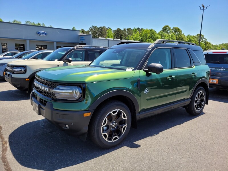 2025 Ford Bronco Sport Outer Banks photo 3