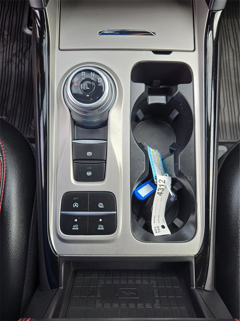2024 Ford Explorer ST-Line photo 16