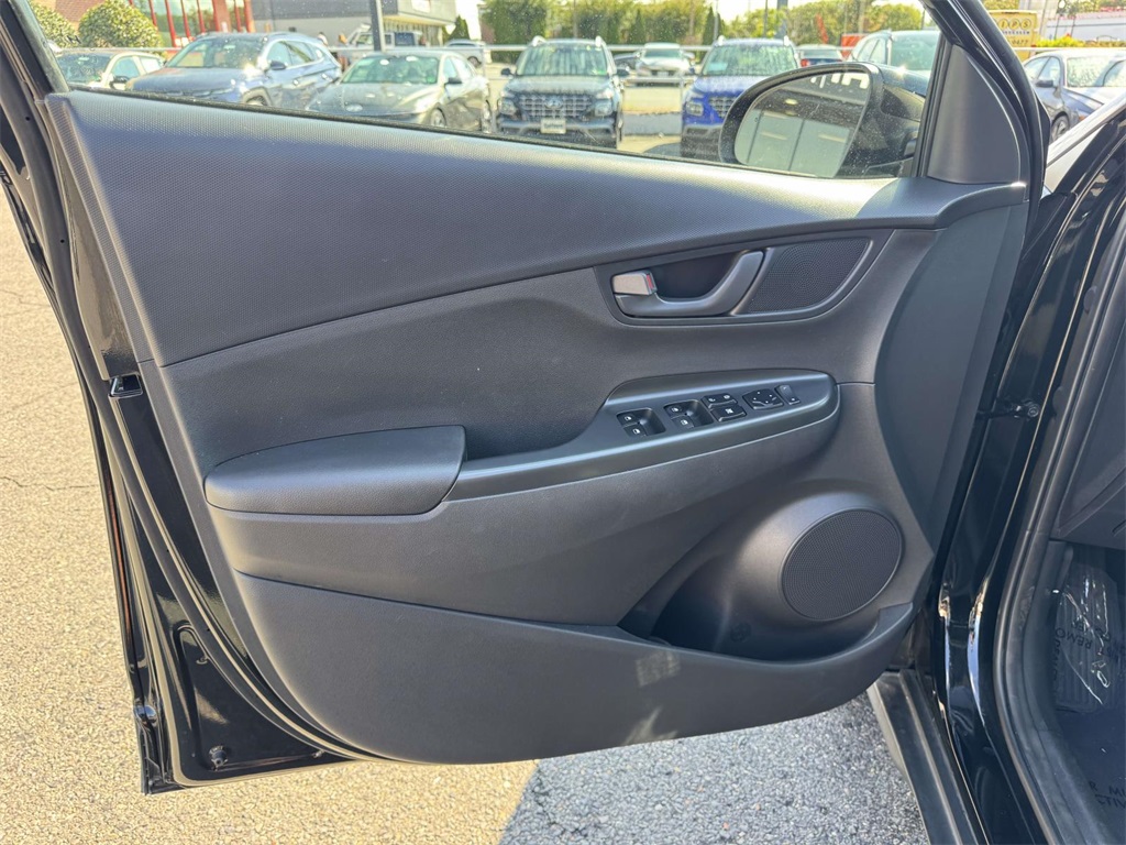2023 Hyundai Kona SEL photo 26