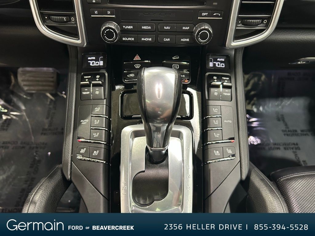 2017 Porsche Cayenne Base photo 17