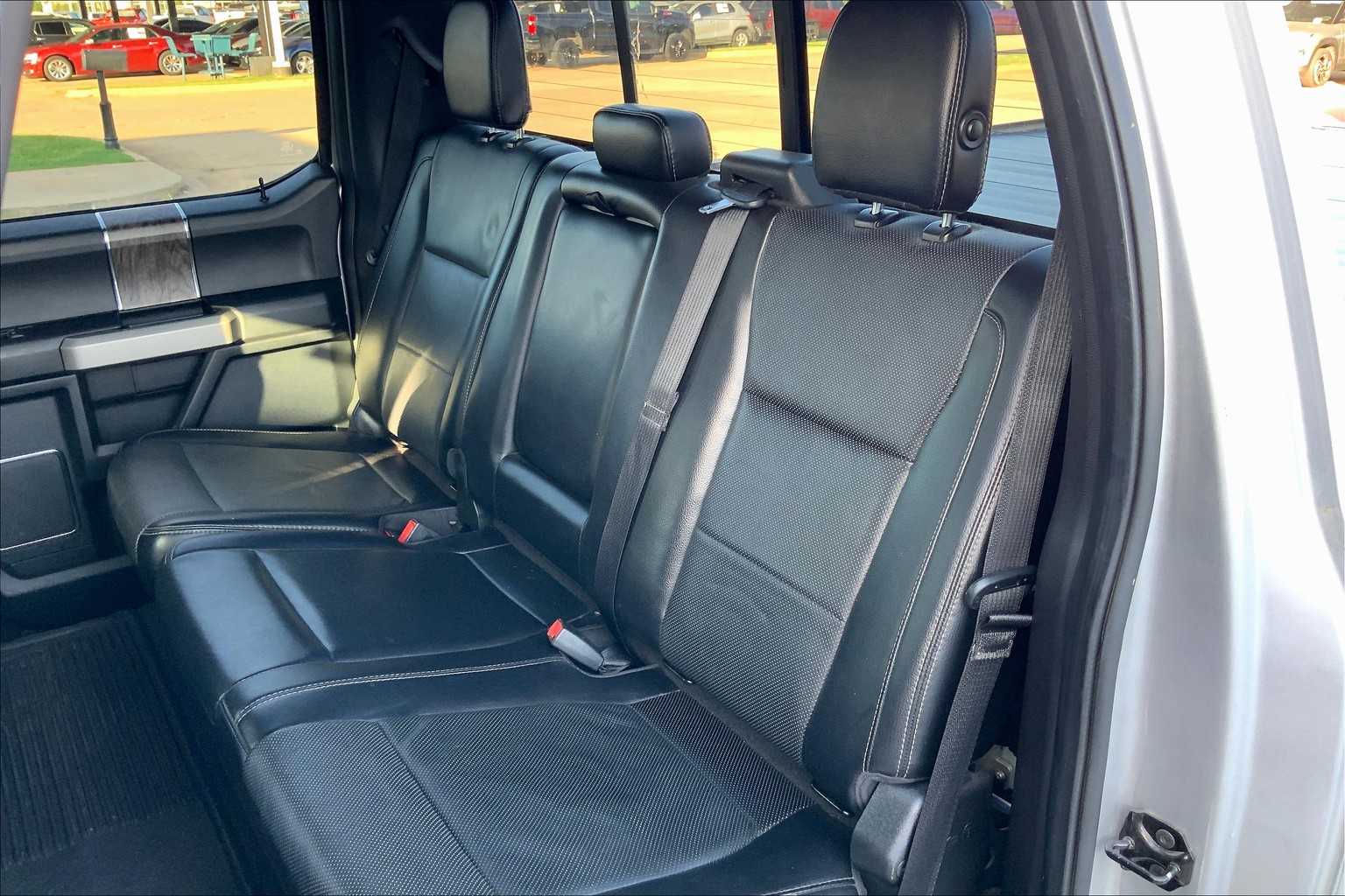 2018 Ford F-250 Lariat photo 17