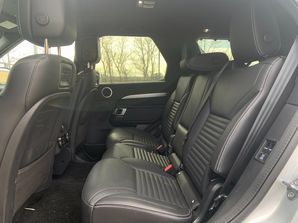 2023 Land Rover Discovery S R-Dynamic photo 16