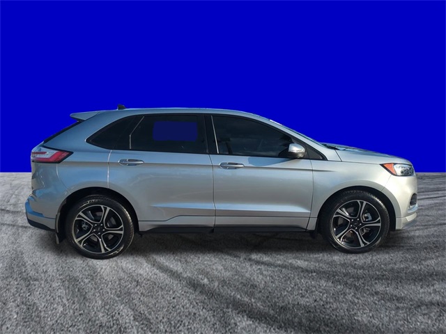 2021 Ford Edge ST photo 3