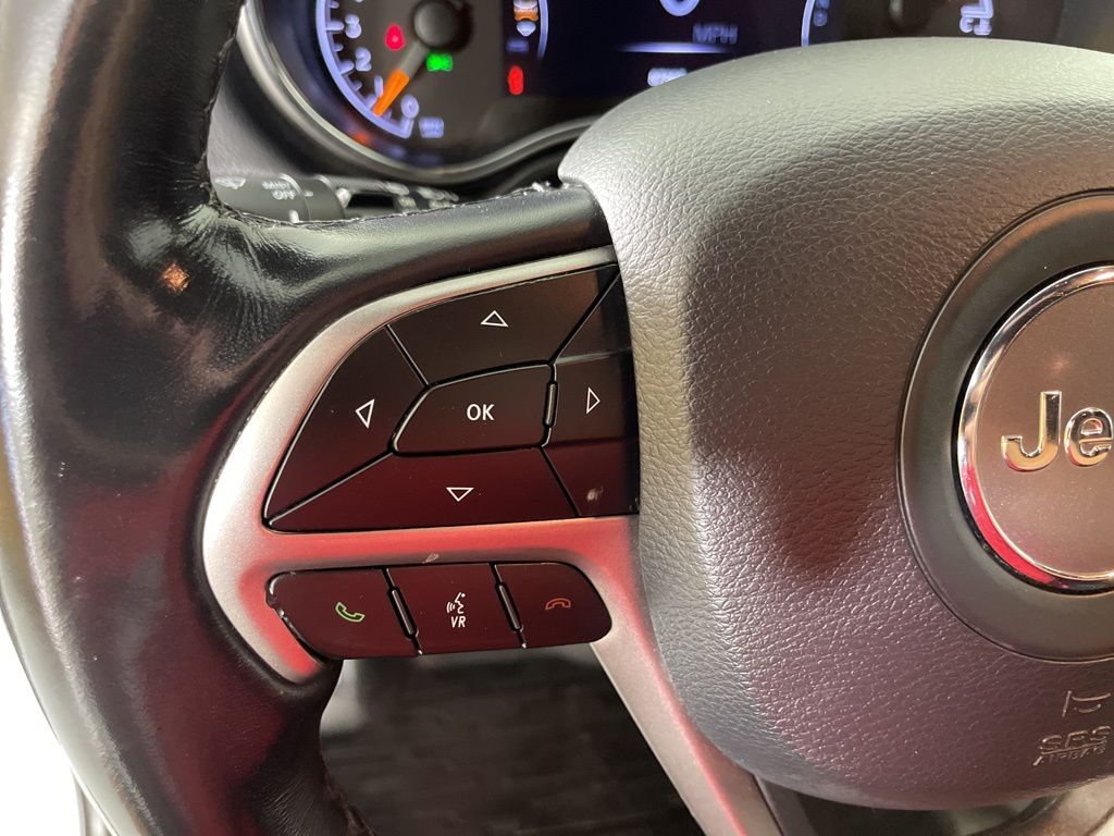 2020 Jeep Grand Cherokee Altitude photo 21