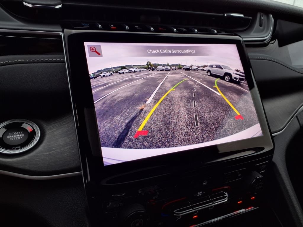 2023 Jeep Cherokee 4xe photo 15