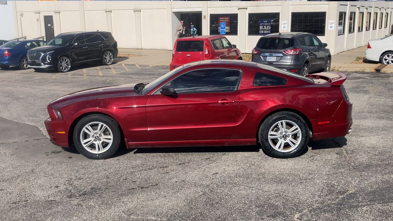 2014 Ford Mustang V6 photo 4