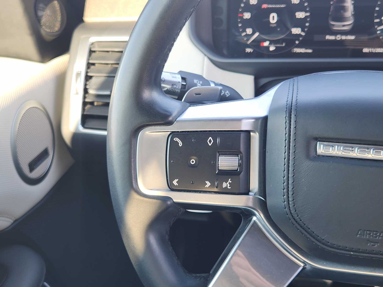 2021 Land Rover Discovery HSE R-Dynamic photo 27