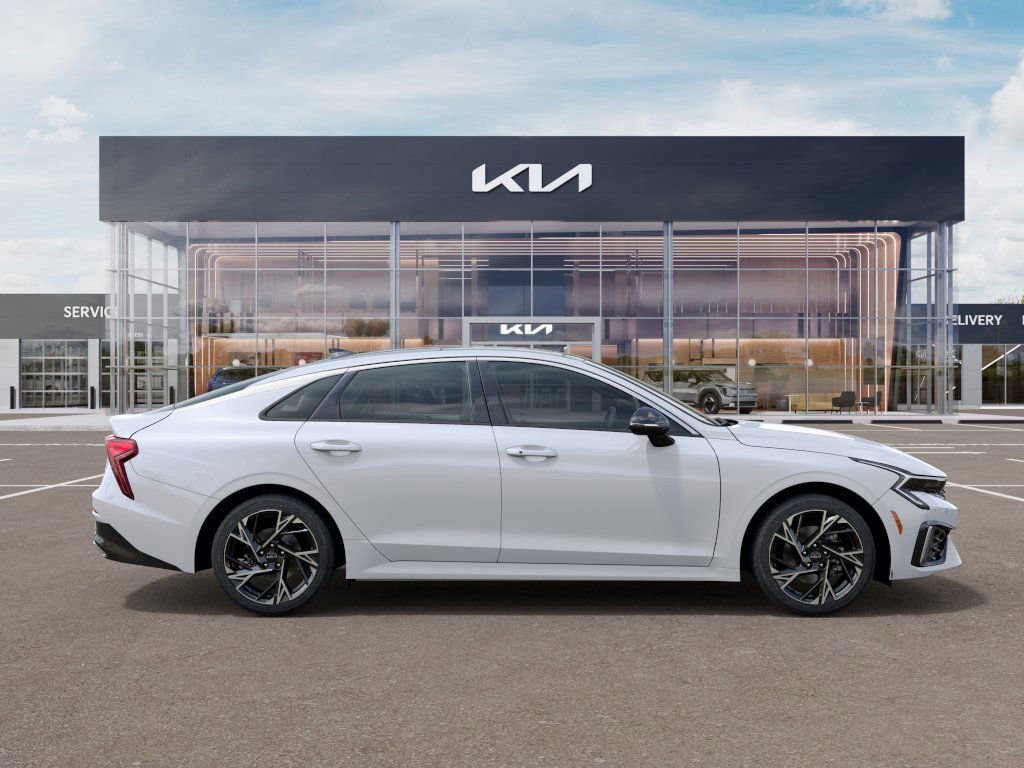 2025 Kia K5 GT-Line photo 6